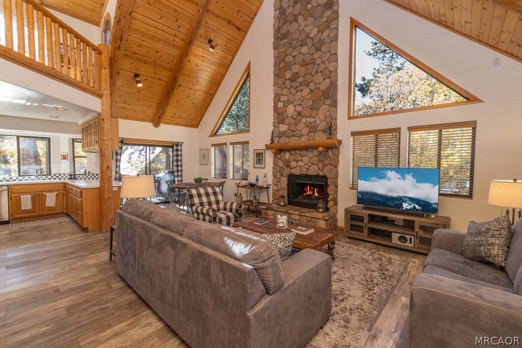 Photo of 1711 Cascade Road, Big Bear Lake, CA 92315 (MLS # 32602481)