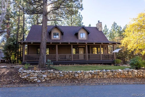 Photo of 1711 Cascade Road, Big Bear Lake, CA 92315 (MLS # 32602481)