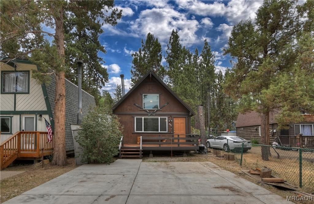 Photo of 220 E Angeles Boulevard, Big Bear City, CA 92314 (MLS # 32502868)