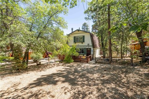Photo of 753 Maple Lane, Sugarloaf, CA 92386 (MLS # 32601315)