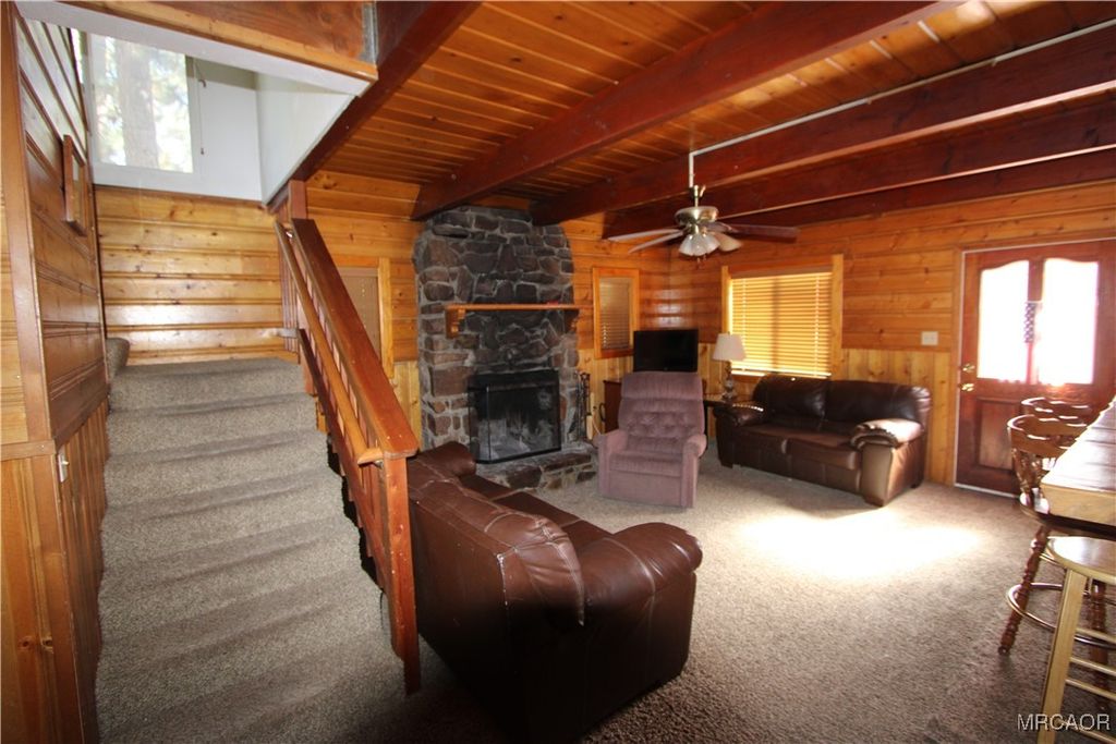 Photo of 39168 Starview Lane, Big Bear Lake, CA 92315 (MLS # 32502191)