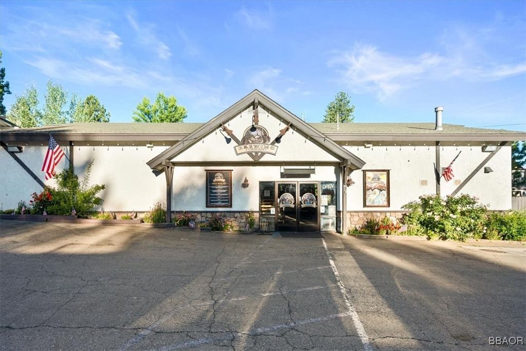 Photo of 40827 Stone Road, Big Bear Lake, CA 92315 (MLS # 32502089)
