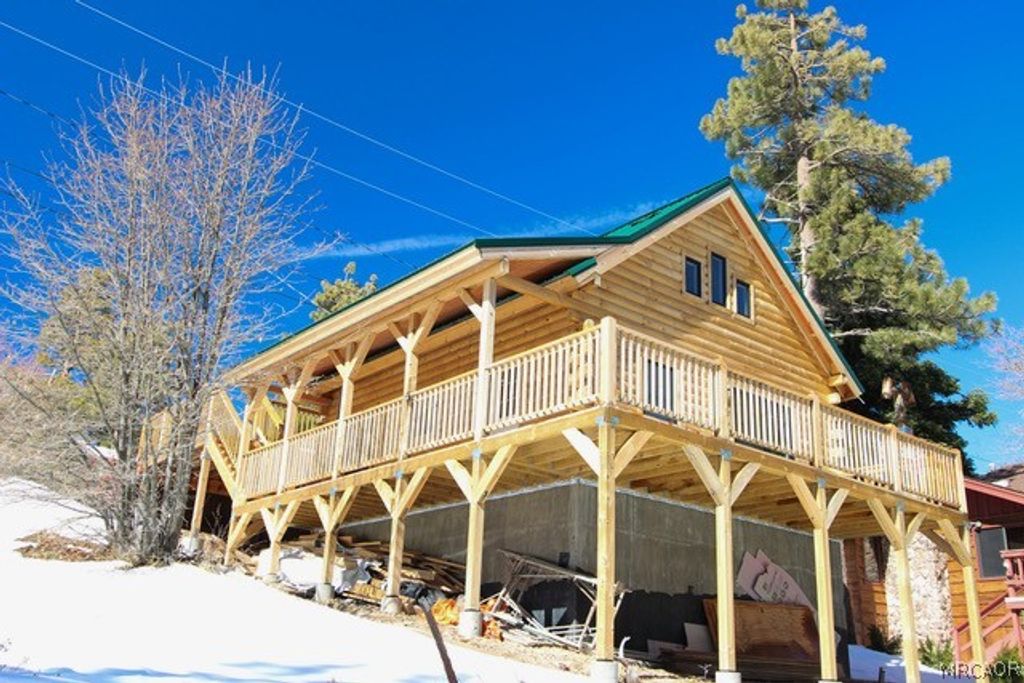 Photo of 33149 Holcomb Creek Drive, Green Valley Lake, CA 92341 (MLS # 32600484)