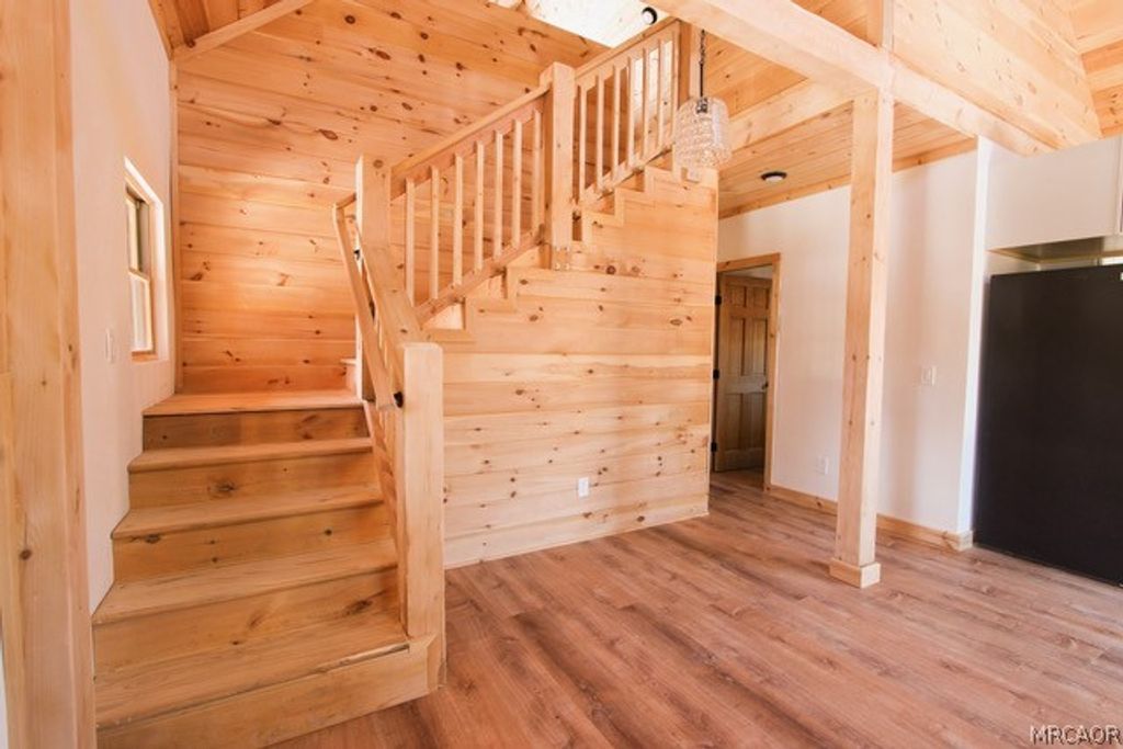 Photo of 33149 Holcomb Creek Drive, Green Valley Lake, CA 92341 (MLS # 32600484)