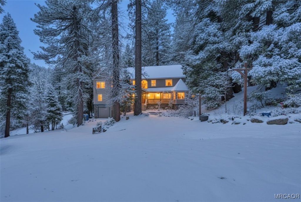 Photo of 26316 Ca-189 Highway, Twin Peaks, CA 92391 (MLS # 32502789)