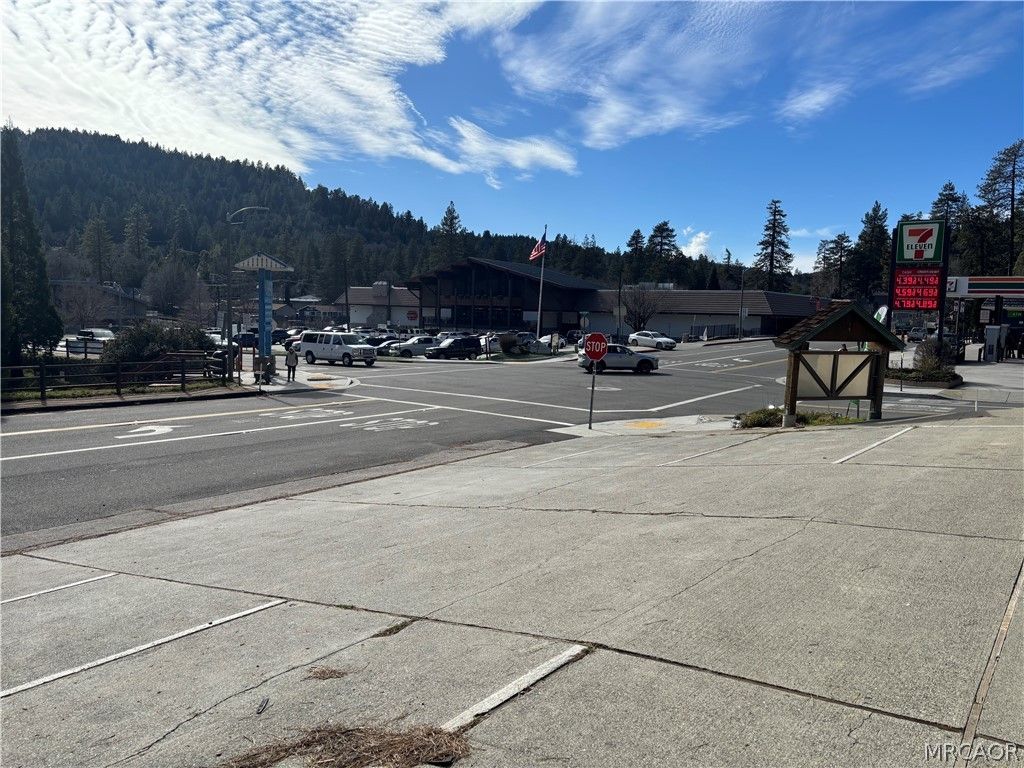 Photo of 24186 Lake Drive, Crestline, CA 92352 (MLS # 32600546)