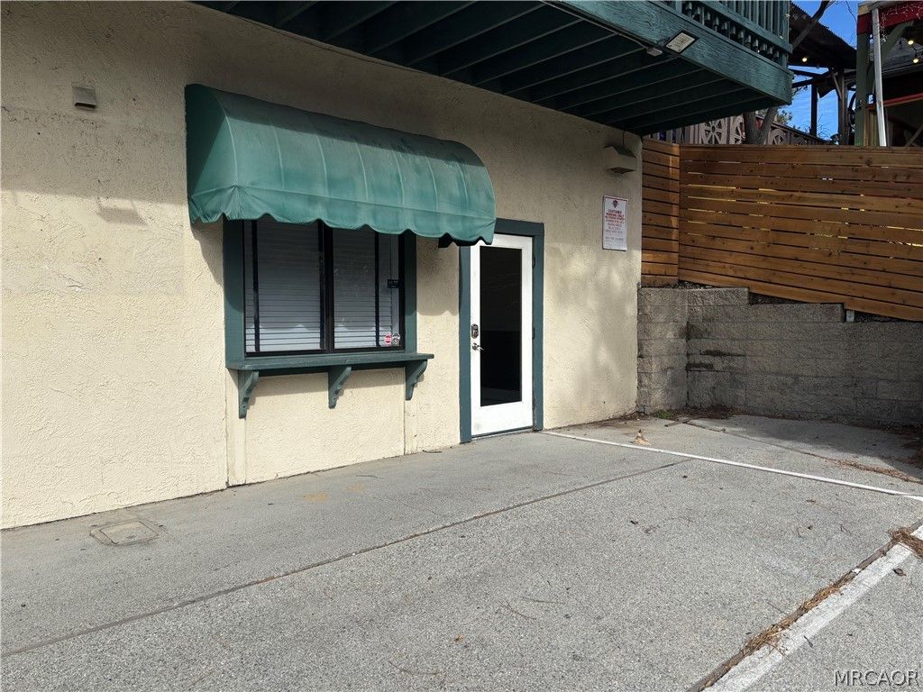 Photo of 24186 Lake Drive, Crestline, CA 92352 (MLS # 32600546)