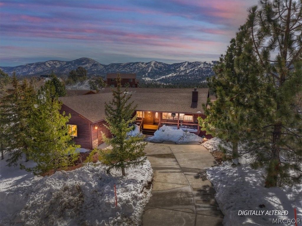 Photo of 42545 Pegasus Way, Big Bear Lake, CA 92315 (MLS # 32600331)