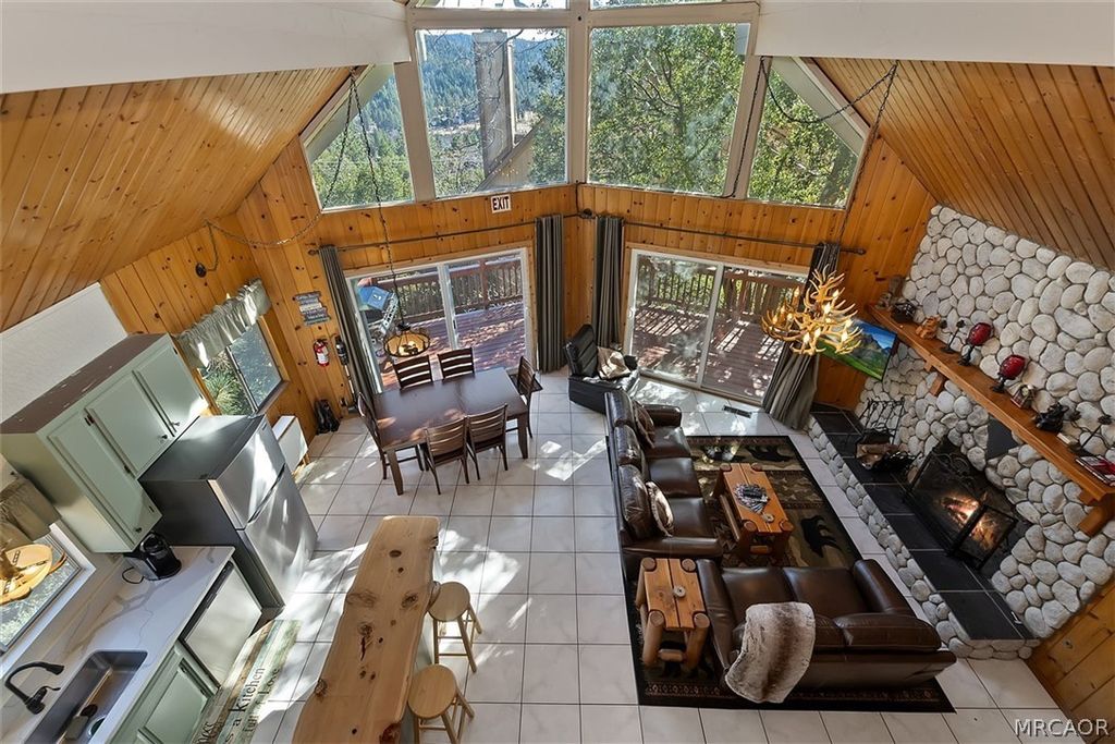 Photo of 26561 Amador Lane, Lake Arrowhead, CA 92352 (MLS # 32600456)