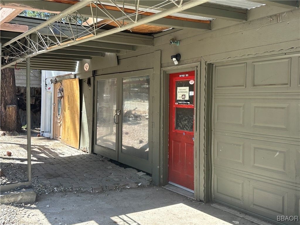 Photo of 321 E Country Club Boulevard, Big Bear City, CA 92314 (MLS # 32500378)