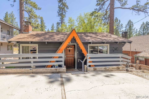 Photo of 40203 Dream Street, Big Bear Lake, CA 92315 (MLS # 32601334)