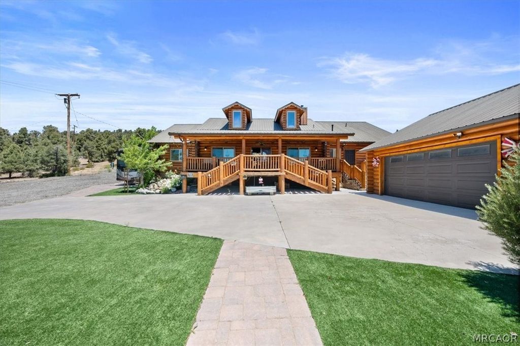 Photo of 1925 Baldwin Lake Road, Big Bear City, CA 92314 (MLS # 32600646)