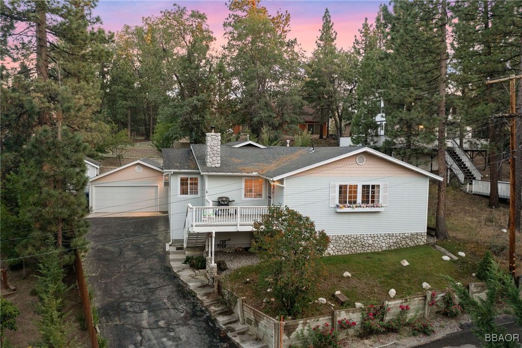 Photo of 42377 Paramount Road, Big Bear Lake, CA 92315 (MLS # 32500265)