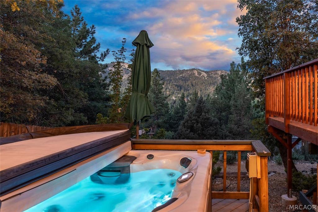 Photo of 43511 Villa Grove Avenue, Big Bear Lake, CA 92315 (MLS # 32601749)