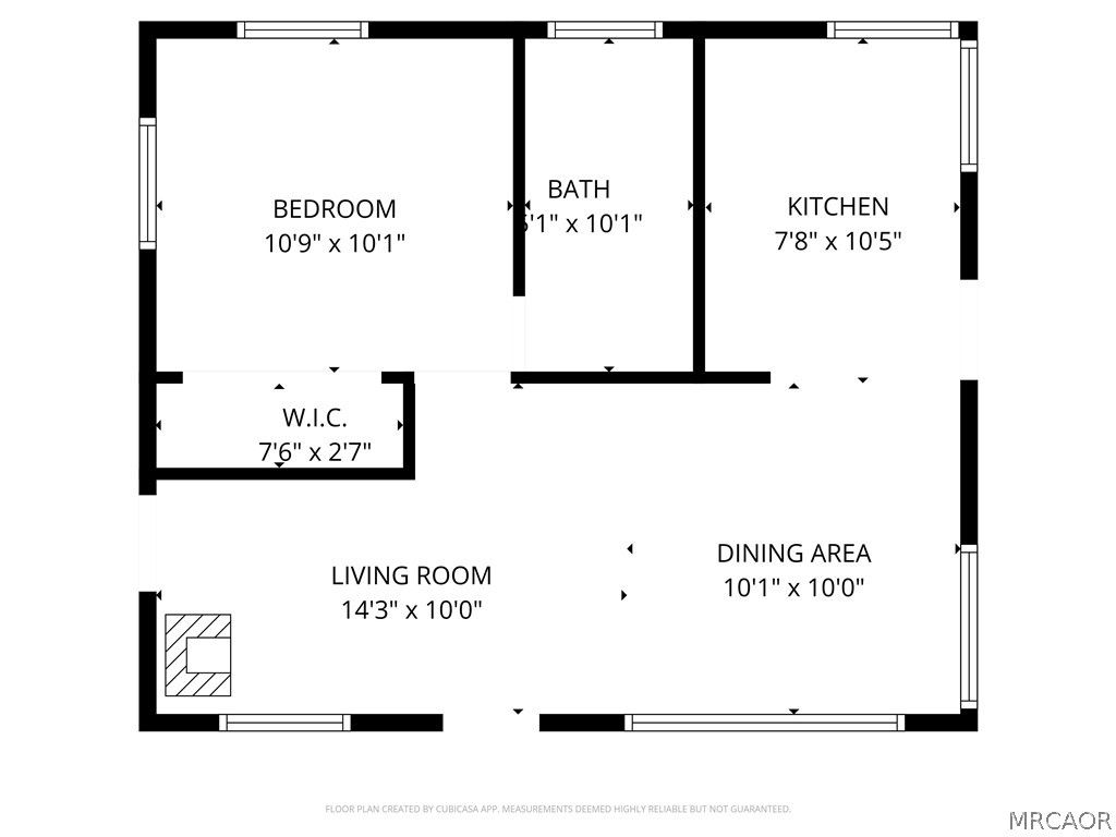 Photo of 861 Santa Barbara Avenue, Sugarloaf, CA 92386 (MLS # 32600872)