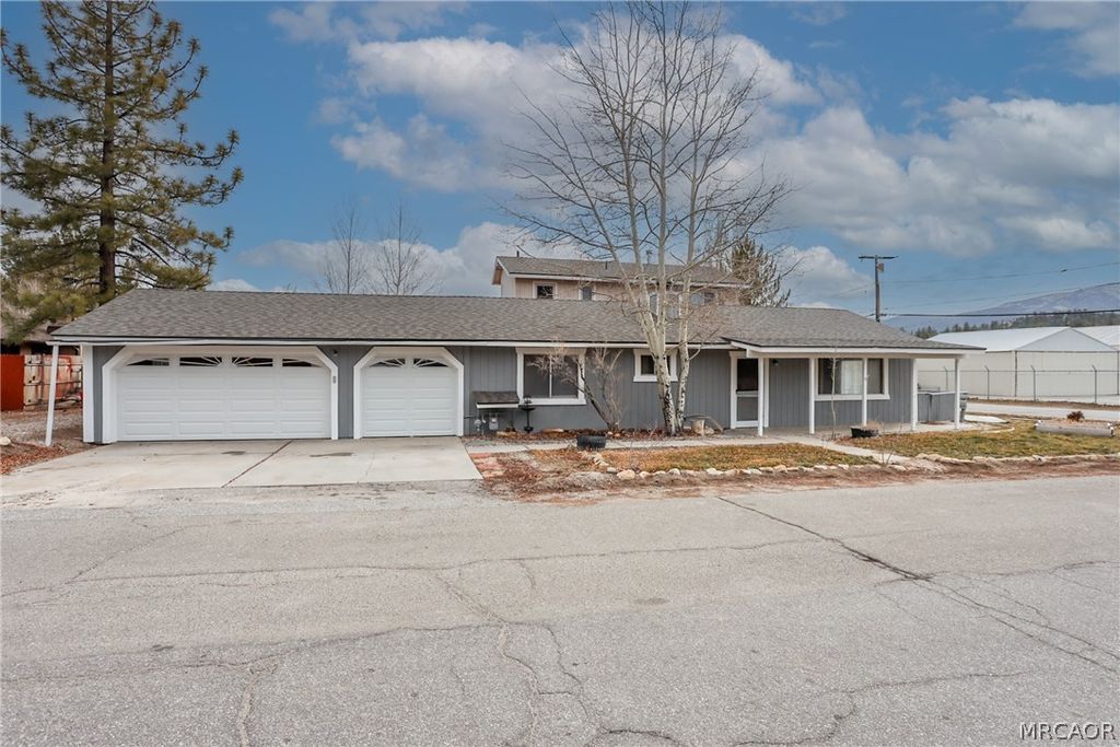 Photo of 171 W Meadow Lane, Big Bear City, CA 92314 (MLS # 32502041)