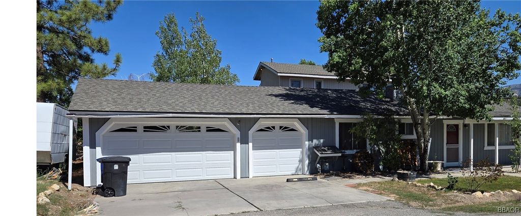 Photo of 171 W Meadow Lane, Big Bear City, CA 92314 (MLS # 32502041)