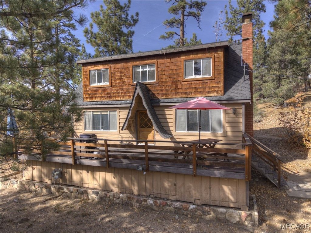 Photo of 912 Elk Road, Big Bear Lake, CA 92315 (MLS # 32502634)