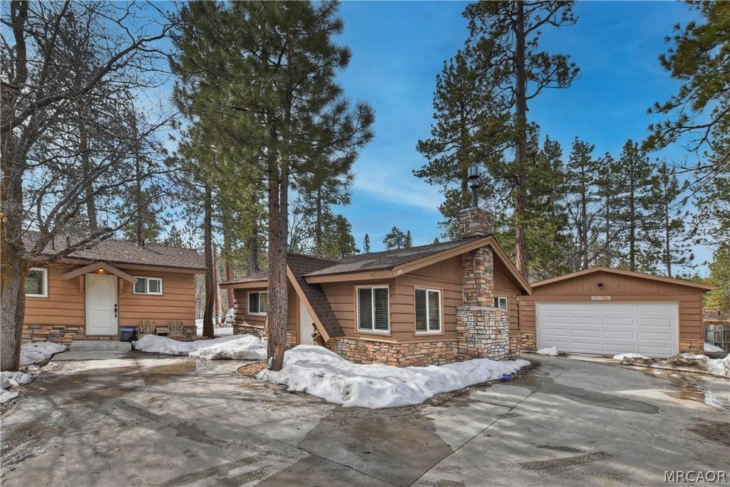 Photo of 40157 Highland Road #B, Big Bear Lake, CA 92315 (MLS # 32600277)