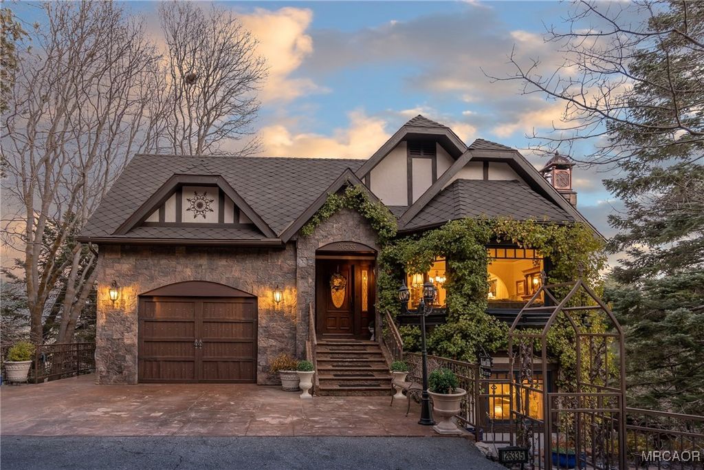 Photo of 26335 Walnut Hills Drive, Lake Arrowhead, CA 92352 (MLS # 32600119)