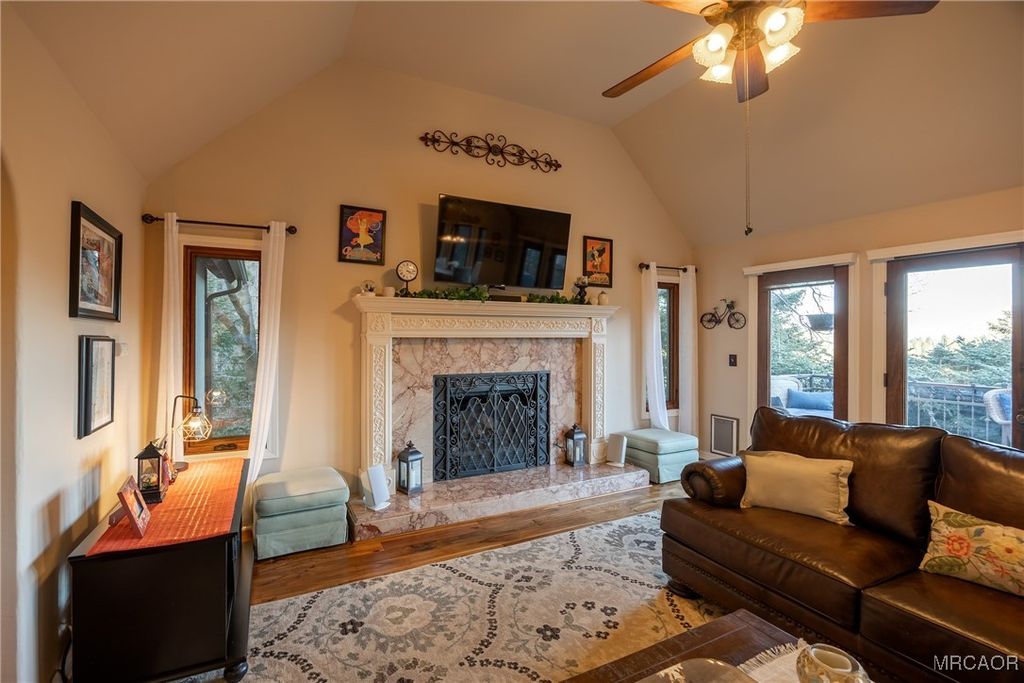 Photo of 26335 Walnut Hills Drive, Lake Arrowhead, CA 92352 (MLS # 32600119)