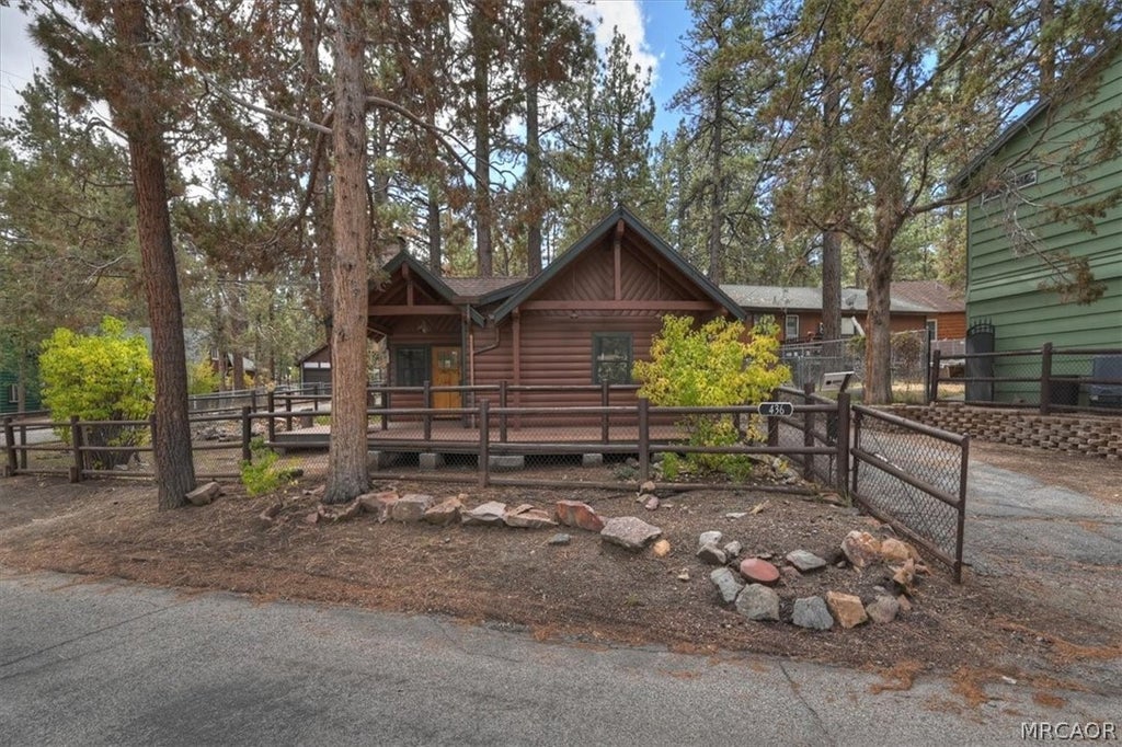 Photo of 436 Booth Way, Big Bear City, CA 92314 (MLS # 32602449)