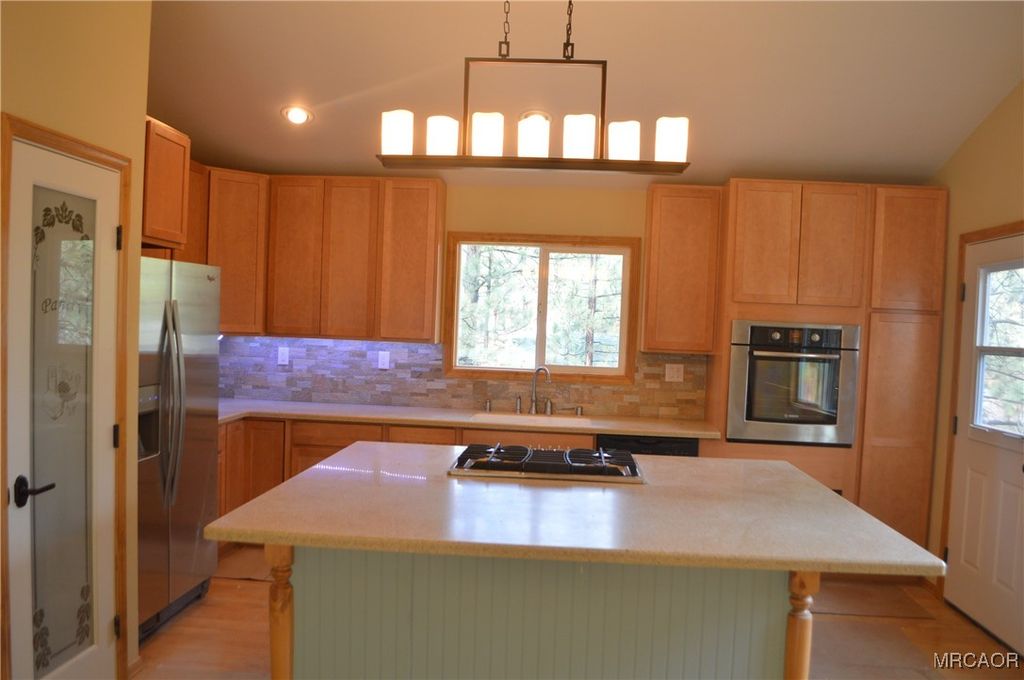 Photo of 1115 Elmwood Place, Big Bear City, CA 92314 (MLS # 32502701)
