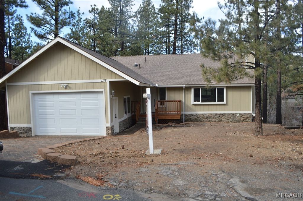 Photo of 1115 Elmwood Place, Big Bear City, CA 92314 (MLS # 32502701)