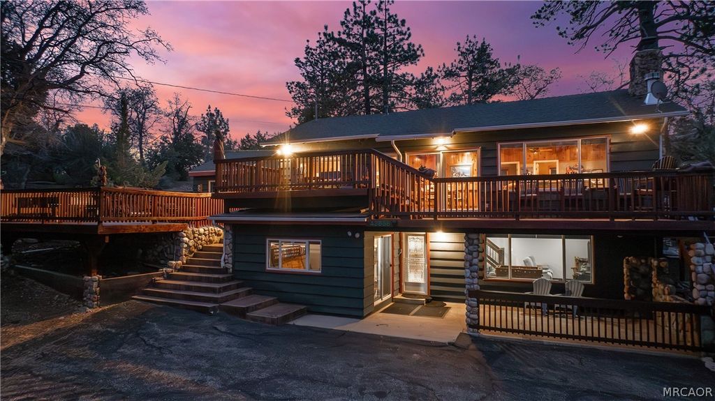 Photo of 43656 Ridge Crest Drive, Big Bear Lake, CA 92315 (MLS # 32600639)