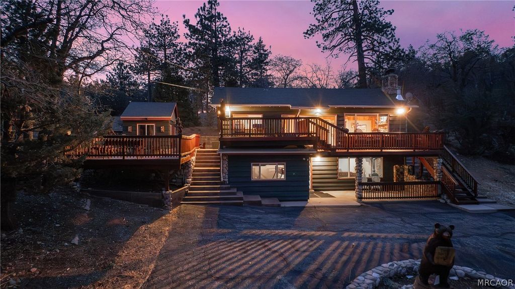 Photo of 43656 Ridge Crest Drive, Big Bear Lake, CA 92315 (MLS # 32600639)