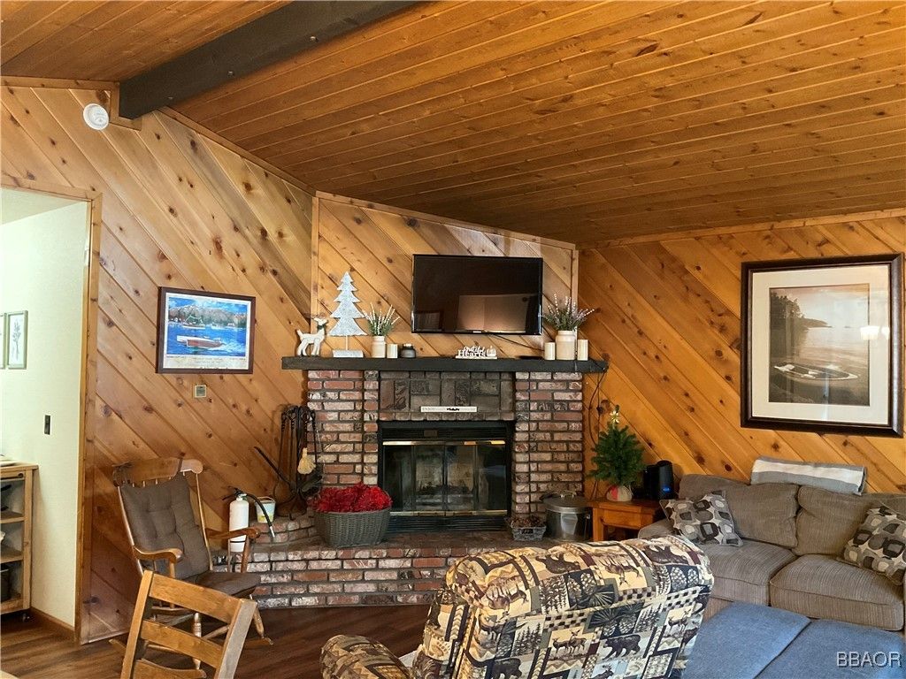 Photo of 42592 Cedar Avenue, Big Bear Lake, CA 92315 (MLS # 32501874)