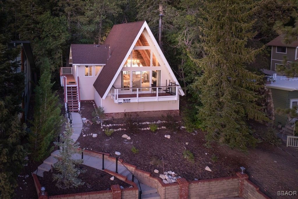 Photo of 855 Tehama Drive, Big Bear Lake, CA 92315 (MLS # 32501961)