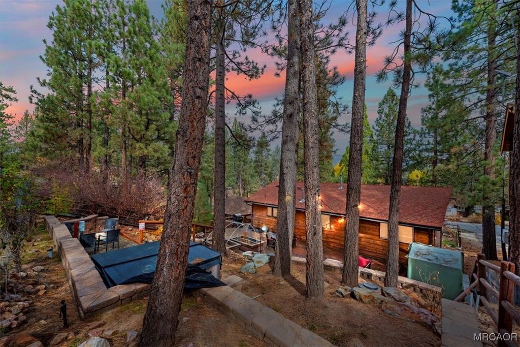 Photo of 432 Temple Lane, Big Bear Lake, CA 92315 (MLS # 32502663)