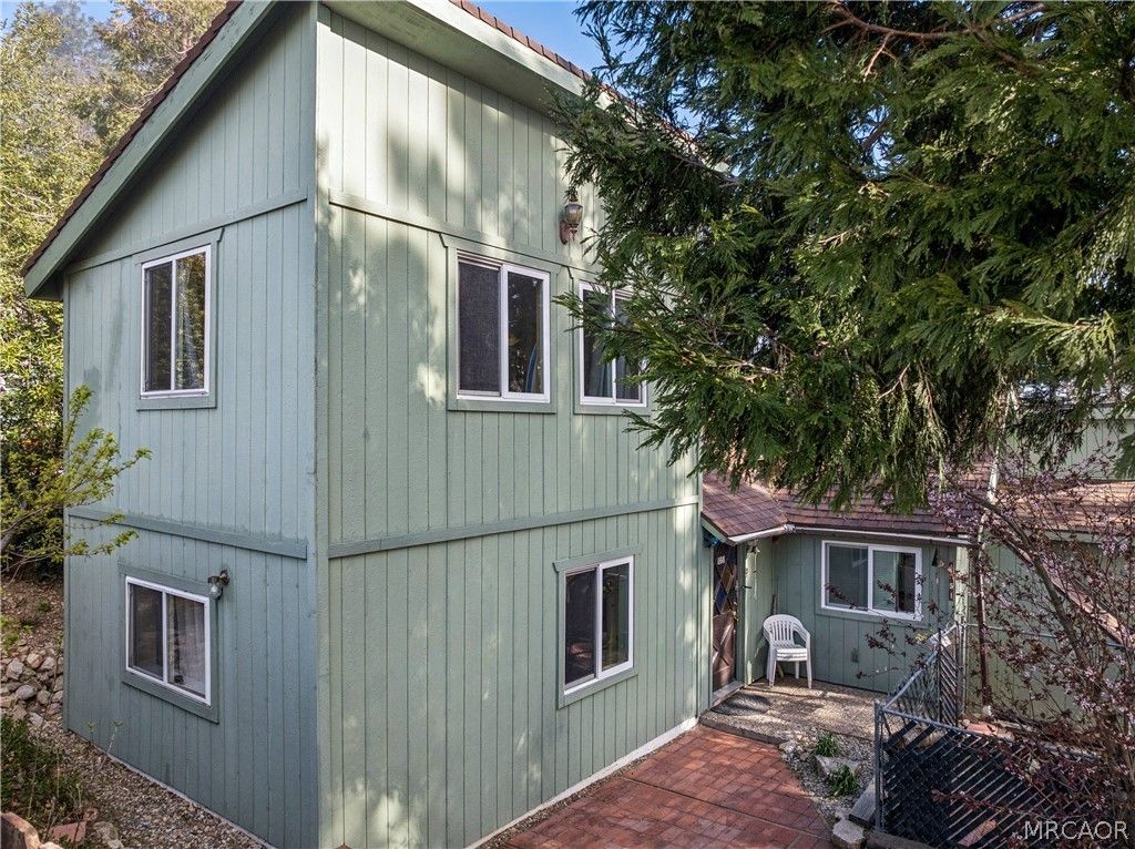 Photo of 1051 Playground Drive, Crestline, CA 90031 (MLS # 32600471)