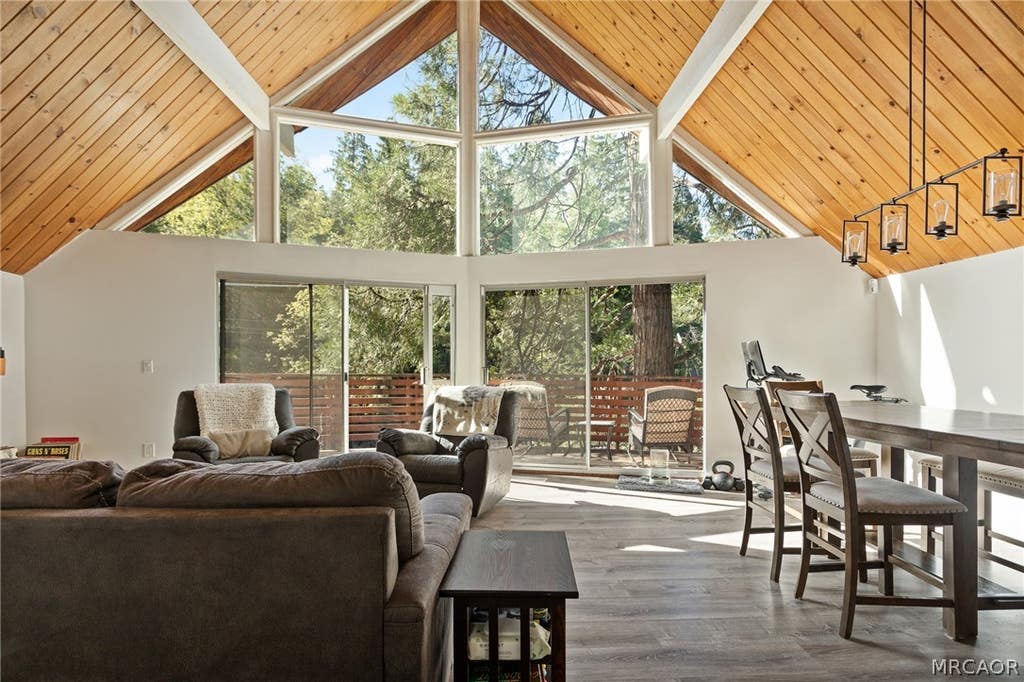 Photo of 316 Pioneer Road, Lake Arrowhead, CA 92352 (MLS # 32601052)