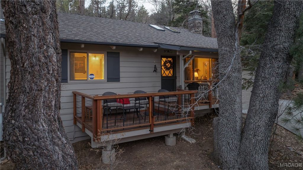 Photo of 41175 Terrapin Road, Big Bear Lake, CA 92315 (MLS # 32600184)