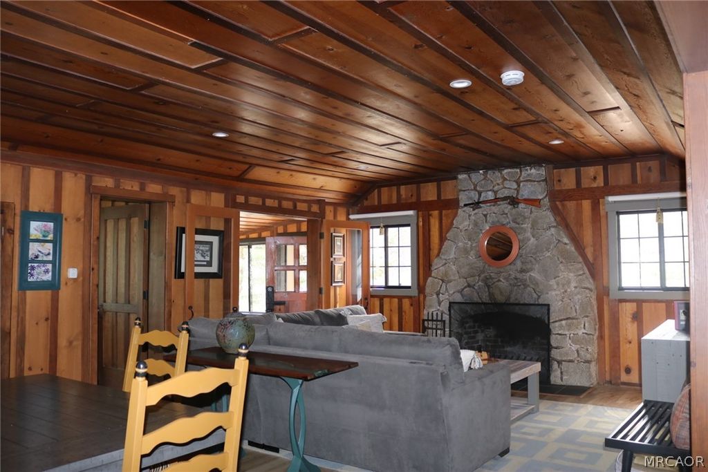 Photo of 260 Nolan Trail, Fawnskin, CA 92333 (MLS # 32600663)