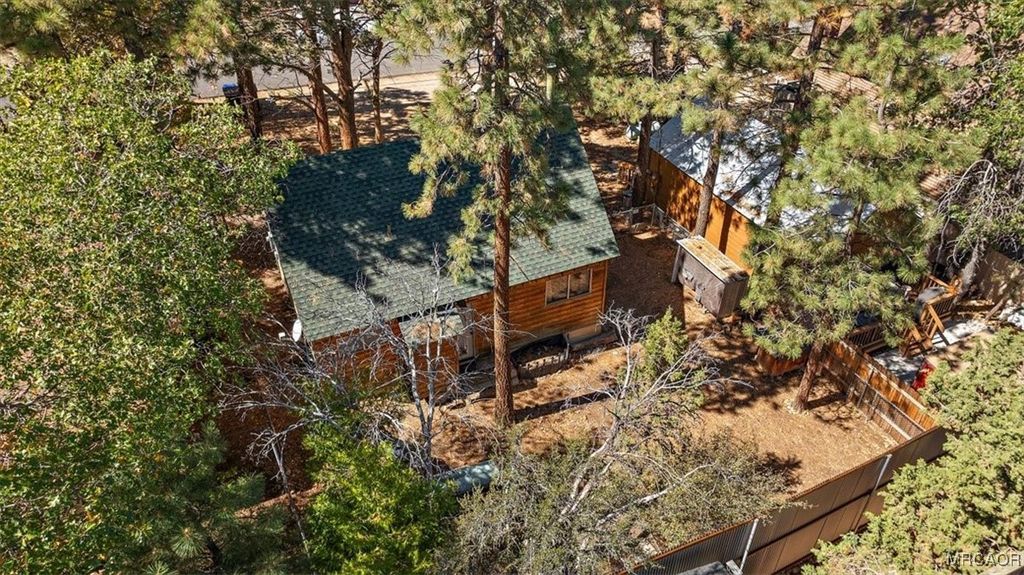 Photo of 313 Leonard Lane, Sugarloaf, CA 92386 (MLS # 32502432)