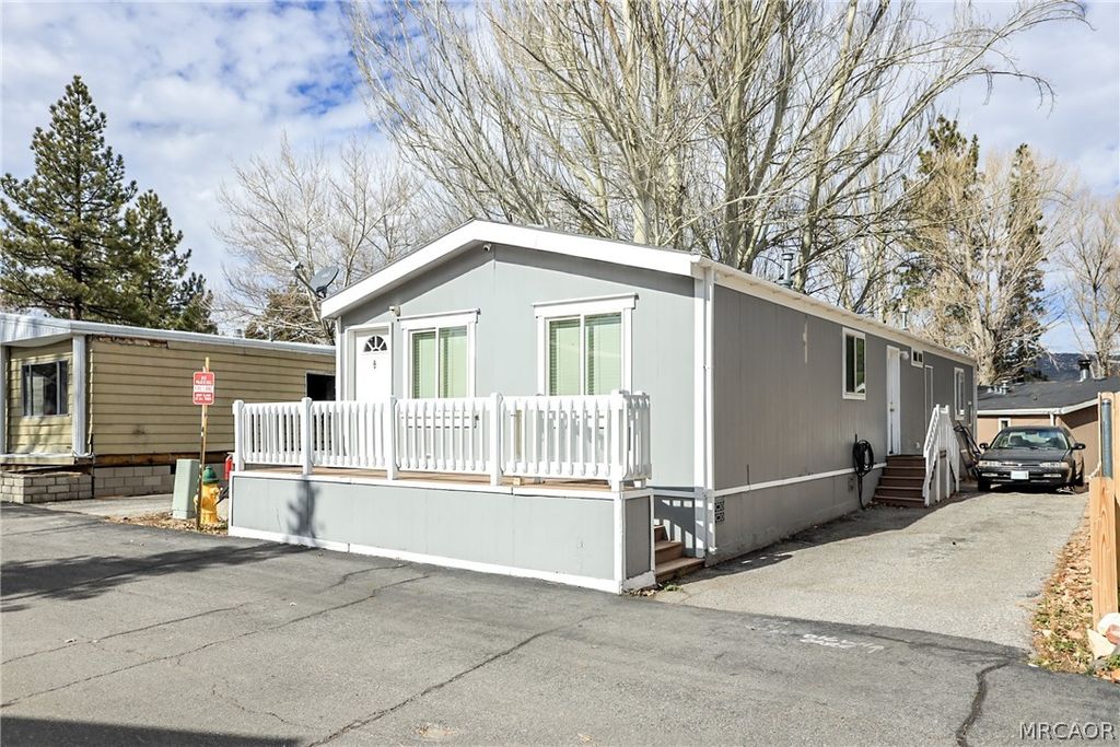 Photo of 547 Alden Road #17, Big Bear Lake, CA 92315 (MLS # 32600100)