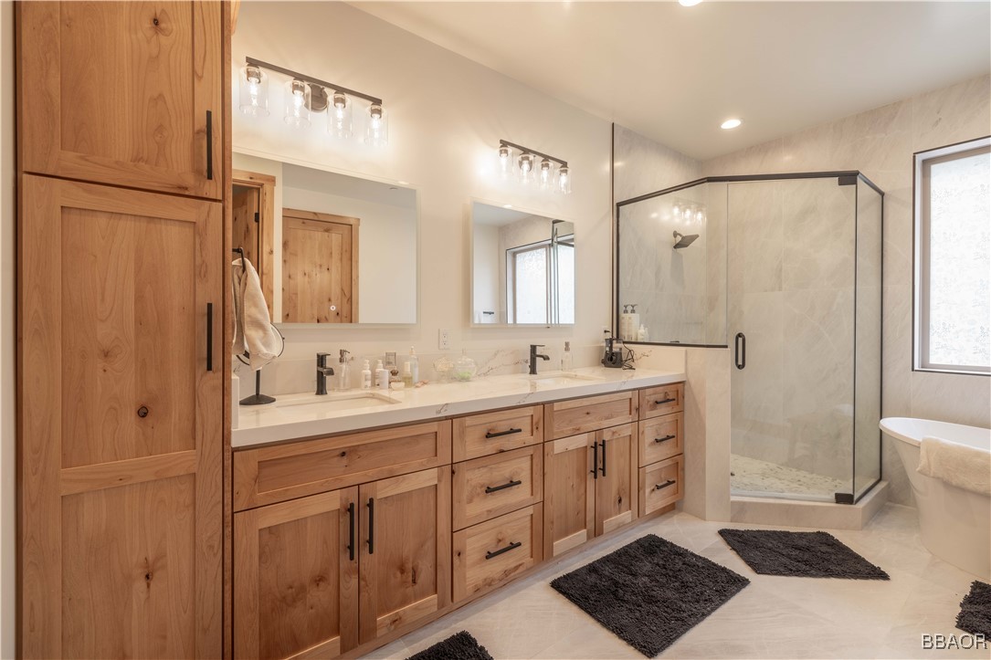 Big Bear City, California, 92314, United States, ,4 BathroomsBathrooms,Residential,Active,1839769
