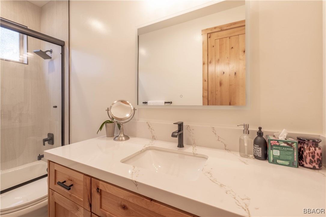 Big Bear City, California, 92314, United States, ,4 BathroomsBathrooms,Residential,Active,1839769
