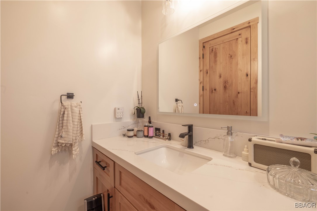 Big Bear City, California, 92314, United States, ,4 BathroomsBathrooms,Residential,Active,1839769