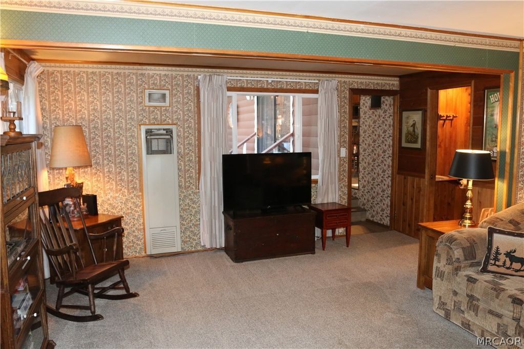 Photo of 400 Shakespeare Lane, Big Bear Lake, CA 92314 (MLS # 32600957)