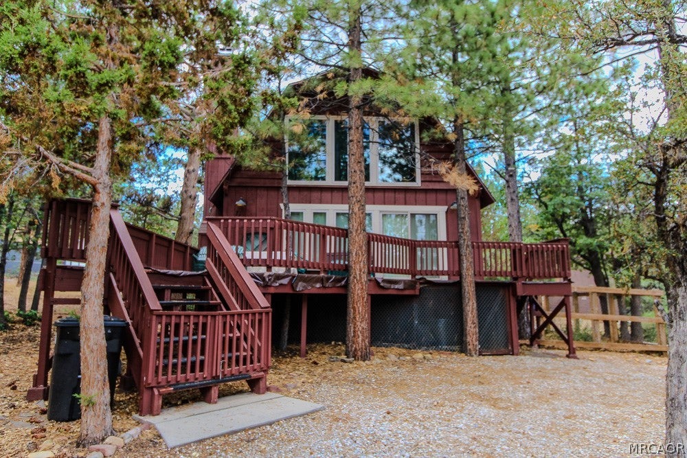 Photo of 714 Holmes Lane, Sugarloaf, CA 92386 (MLS # 32602150)