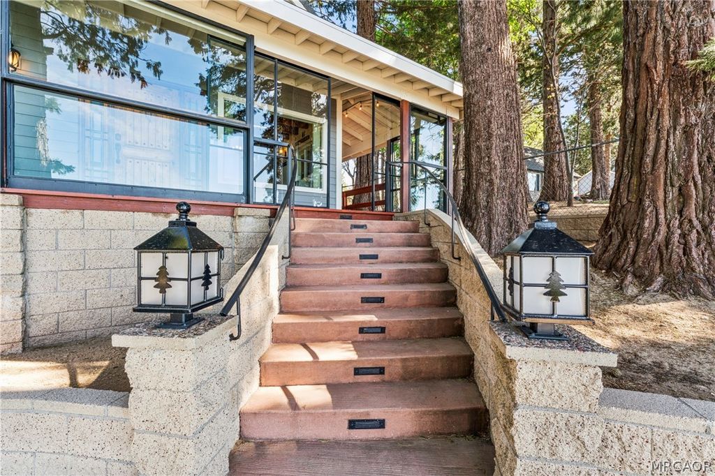 Photo of 22988 Valley View Drive, Crestline, CA 92325 (MLS # 32600637)