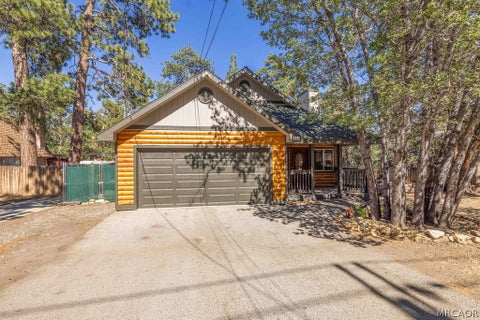 Photo of 451 Maple Lane, Sugarloaf, CA 92386 (MLS # 32601497)