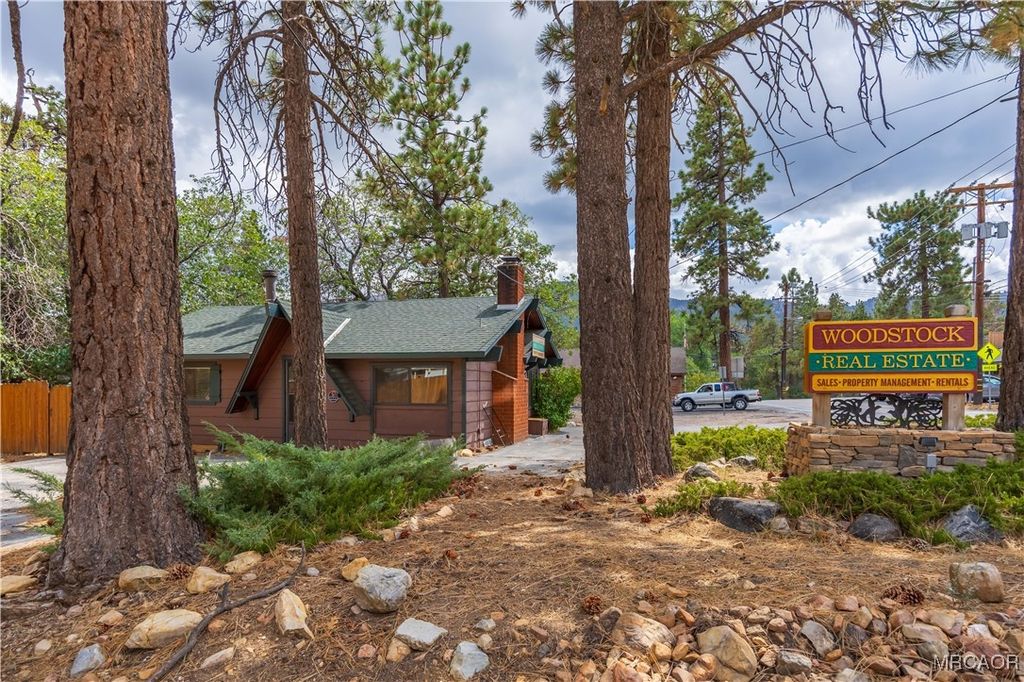 Photo of 479 Maple Lane, Sugarloaf, CA 92386 (MLS # 32502235)