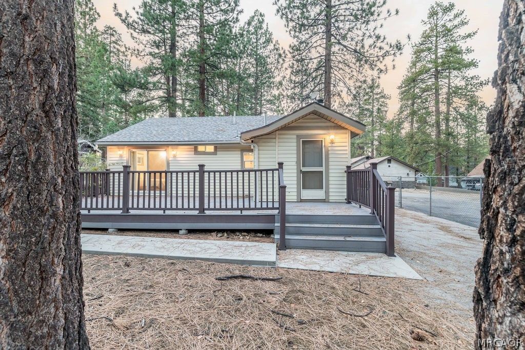Photo of 433 Conklin Road, Big Bear Lake, CA 92315 (MLS # 32600434)