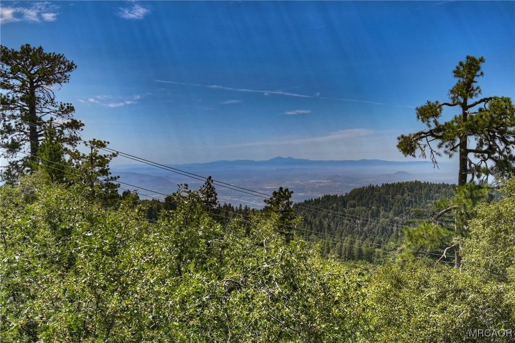 Photo of 25515 True Lane, Twin Peaks, CA 92391 (MLS # 32502775)