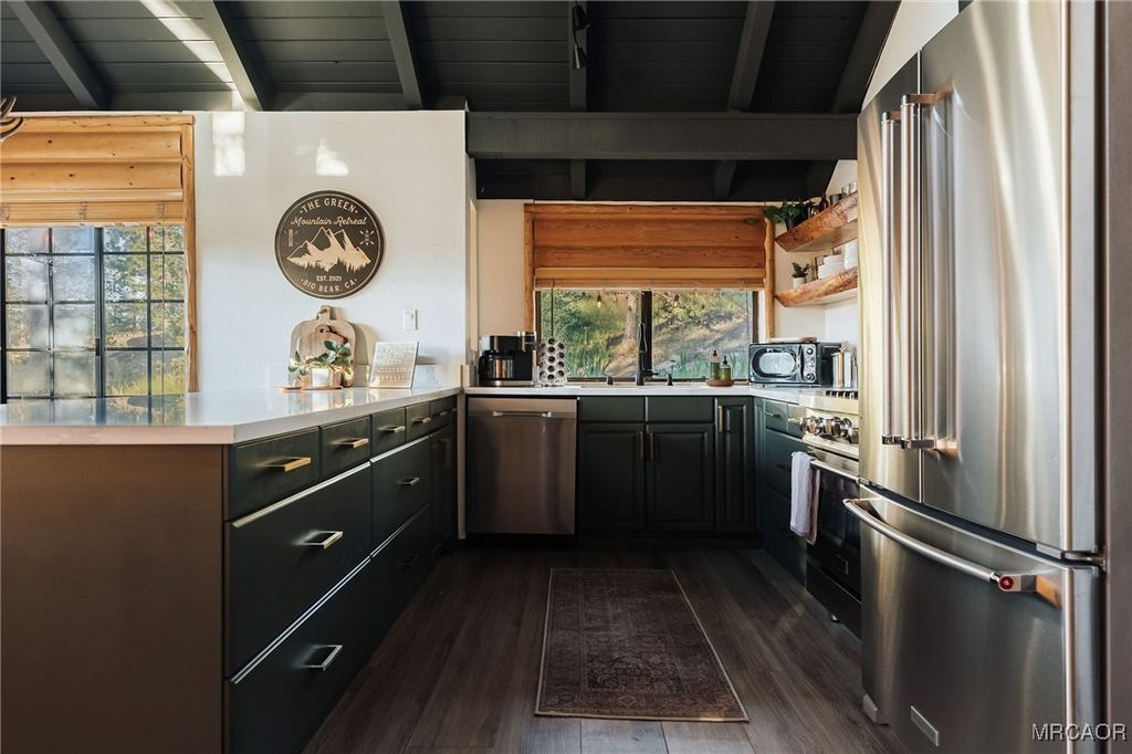 Photo of 838 Iris Drive, Big Bear Lake, CA 92315 (MLS # 32502490)